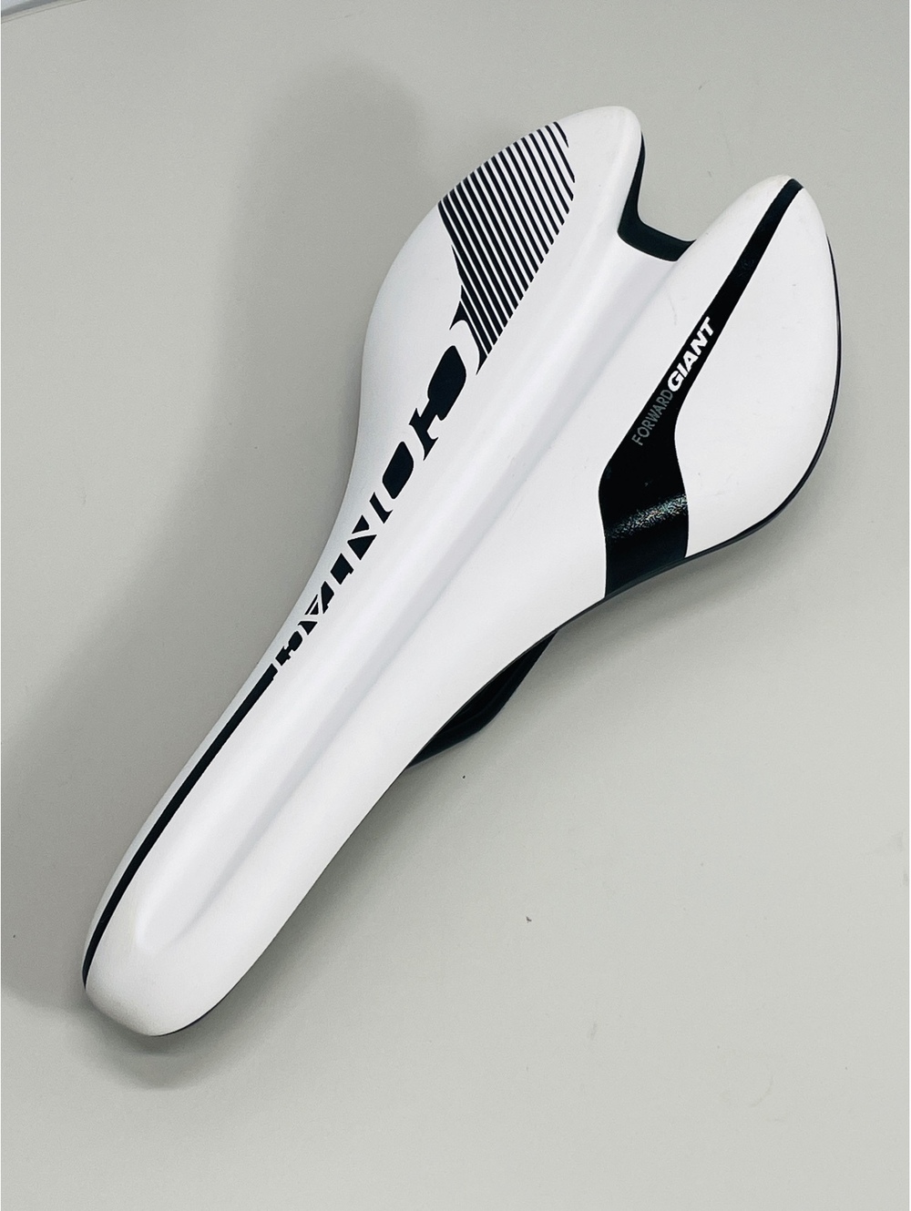 Giant Forward Racing Bicycle Saddle Seat - White and Black